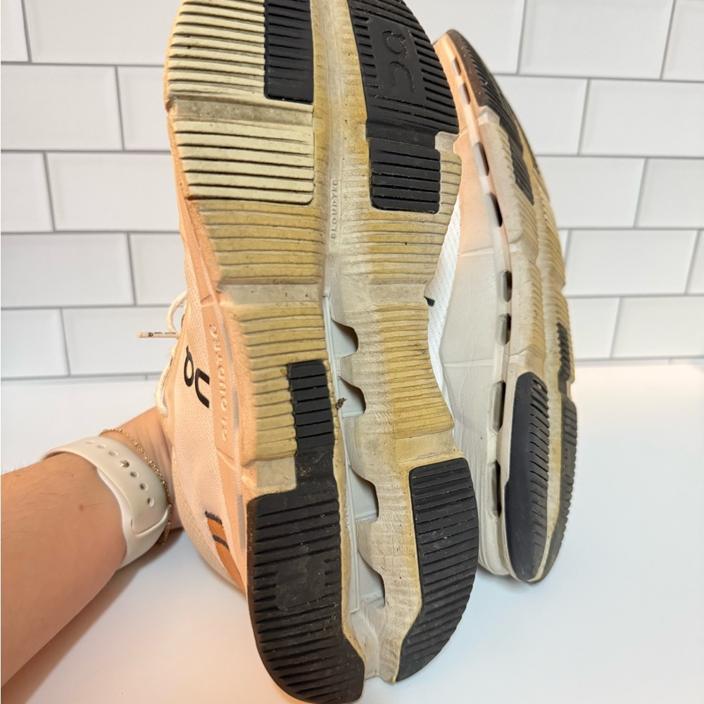 On Cloudnova 2 Women’s White and Copper Walking/Running Shoes - Picture 6 of 6